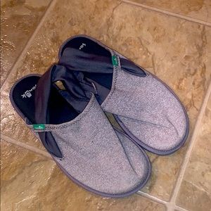 Sanuk Sandals grey size 6